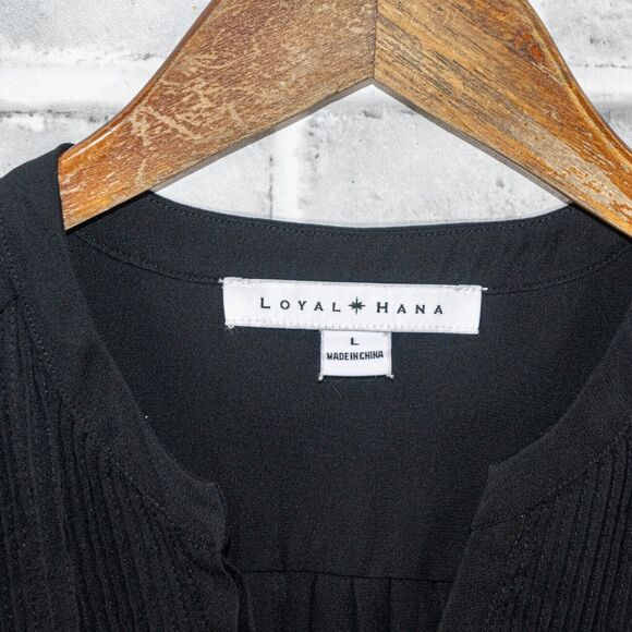 LOYAL HANA Women's Vneck Pleated front Blouse in Black Poly Size Large - Picture 2 of 9